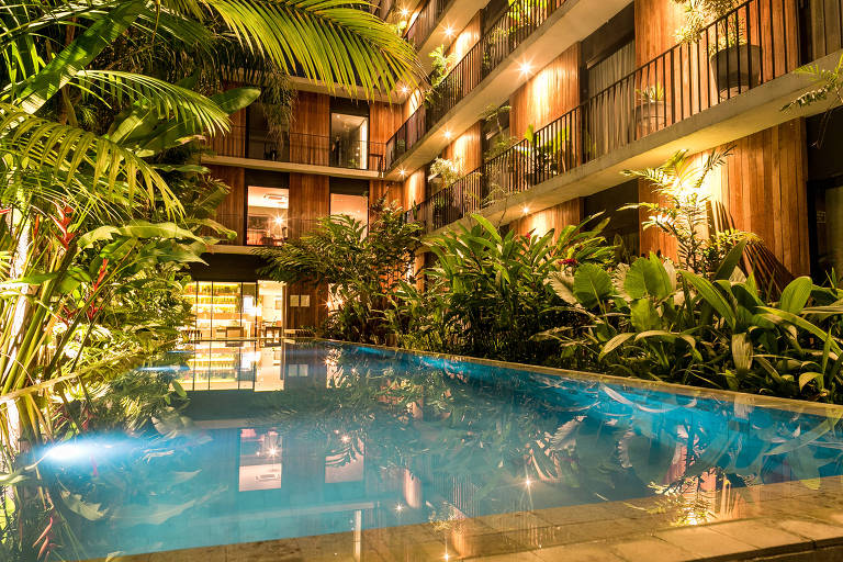 Villa Amazonia Hotel illuminated pool